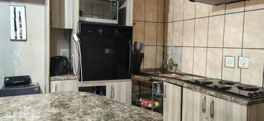 5 Bedroom Property for Sale in Zamdela Free State